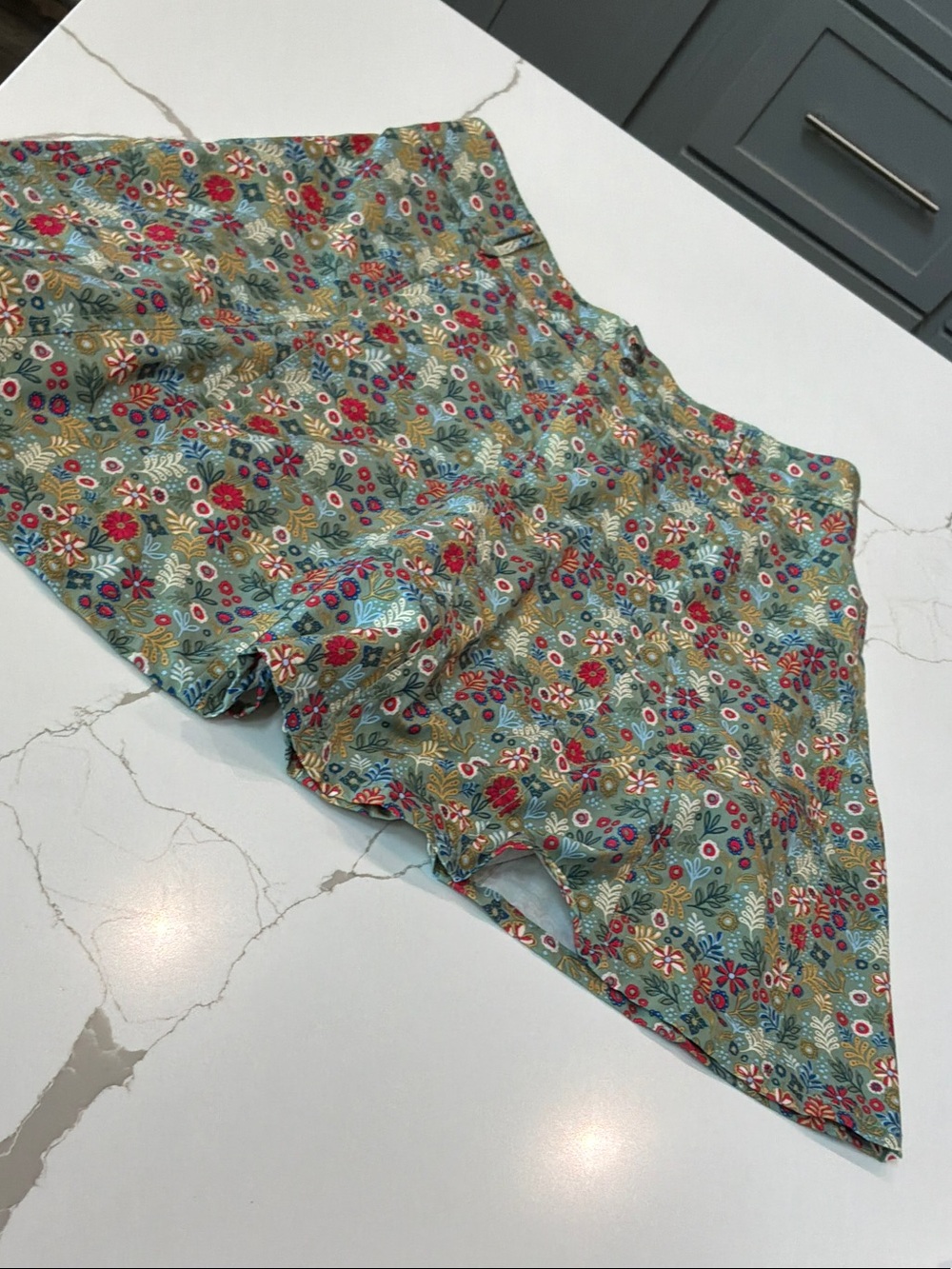 sahalie Floral Print Skort Teal Red Yellow Accents Shorts Rubber Grip Size 10